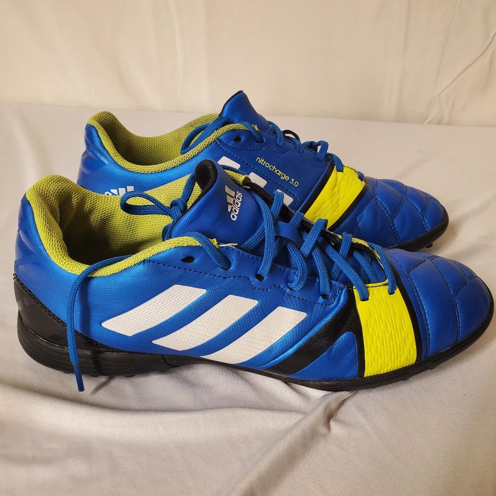 Adidas soccer shoes Nitro charge 3.0 men's 9 and a 1/2